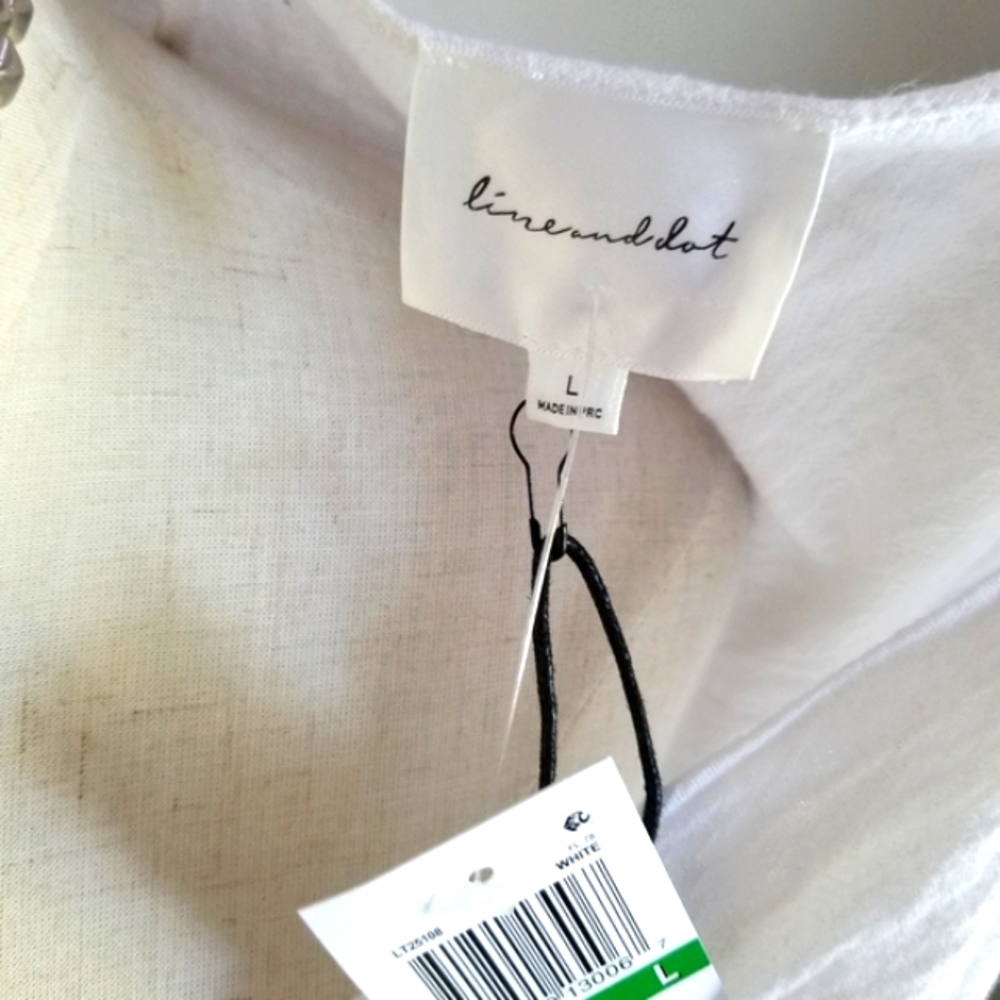 New!Line & Dot L Flutter Sleeve Top - image 7